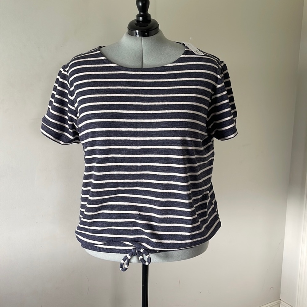 LANE BRYANT LIVI NWT SIZE 18/20  Gray/White Short Sleeve Sweater, Drawstring Hem